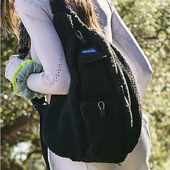 NWTS KAVU ROPE SNUG SLING BAG - Picture 2 of 7